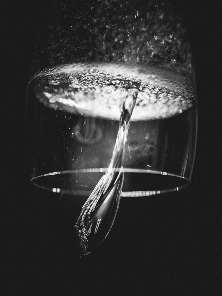 Wine referral psychology showing the neurological timing window for emotion-triggered referral requests